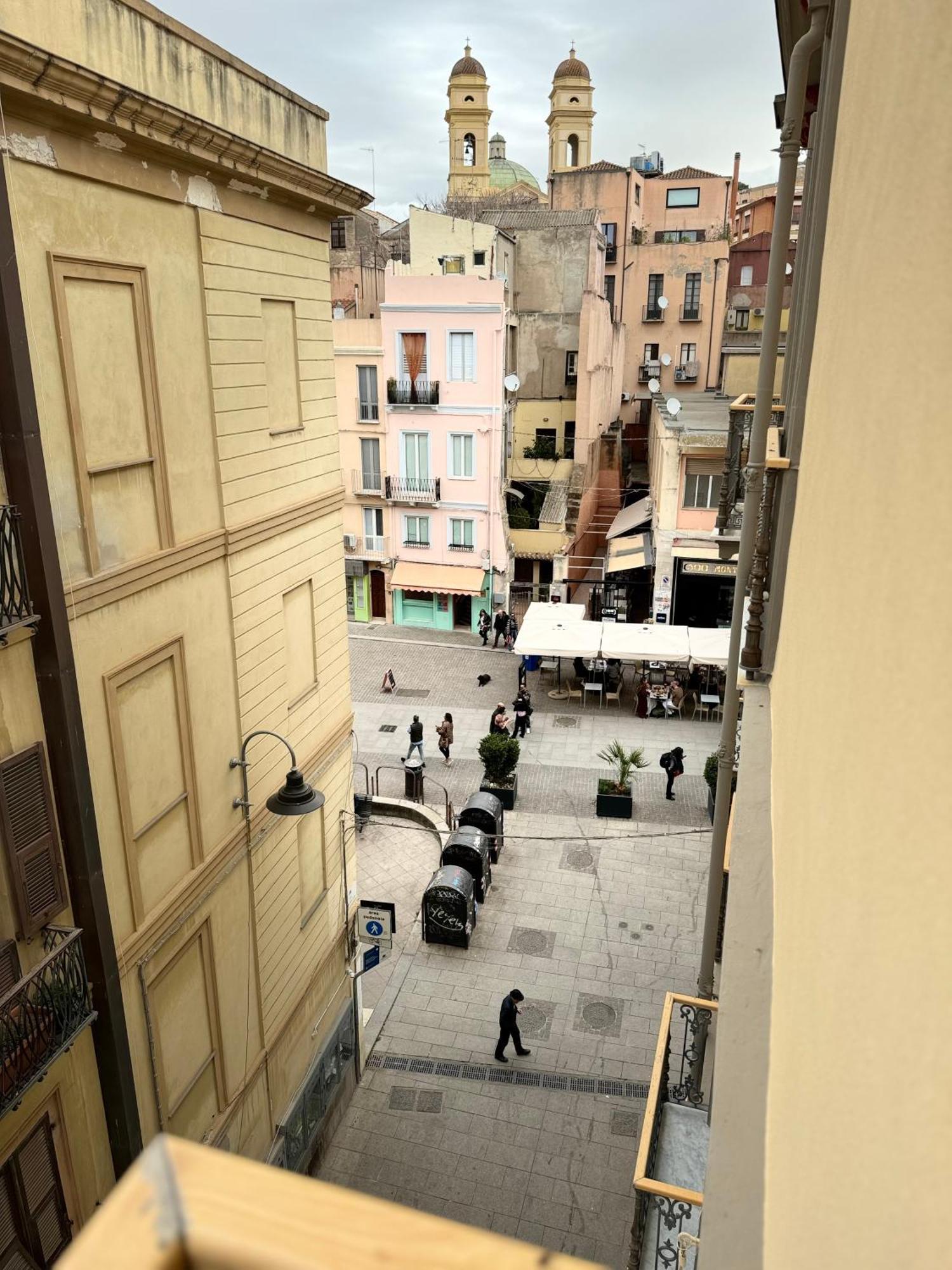 Fl Apartments Nel Corso Cagliari Exteriör bild